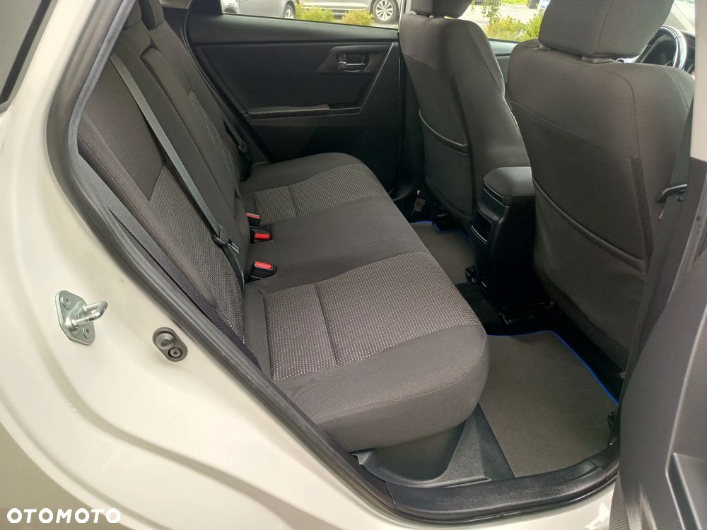 Toyota Auris 1.8 HSD Luna - 16