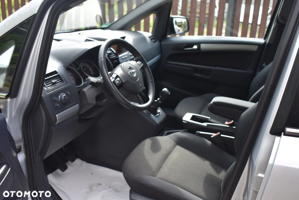 Opel Zafira 1.8 Cosmo - 21