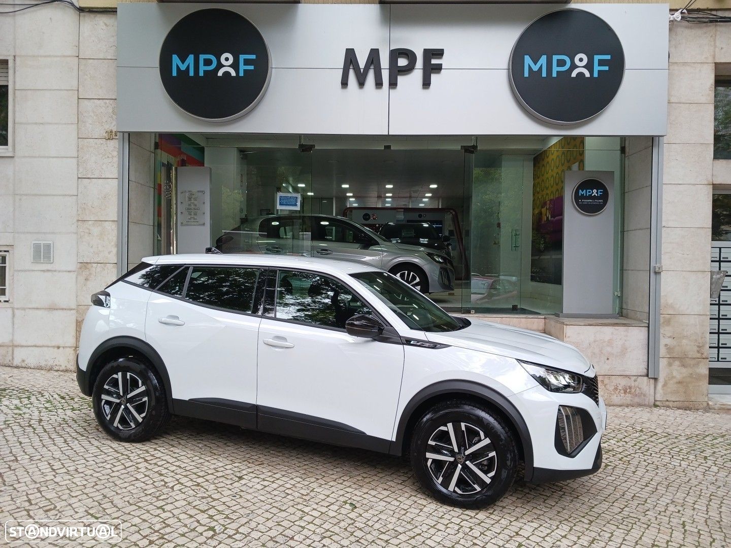 Peugeot e-2008 54 kWh Active - 1