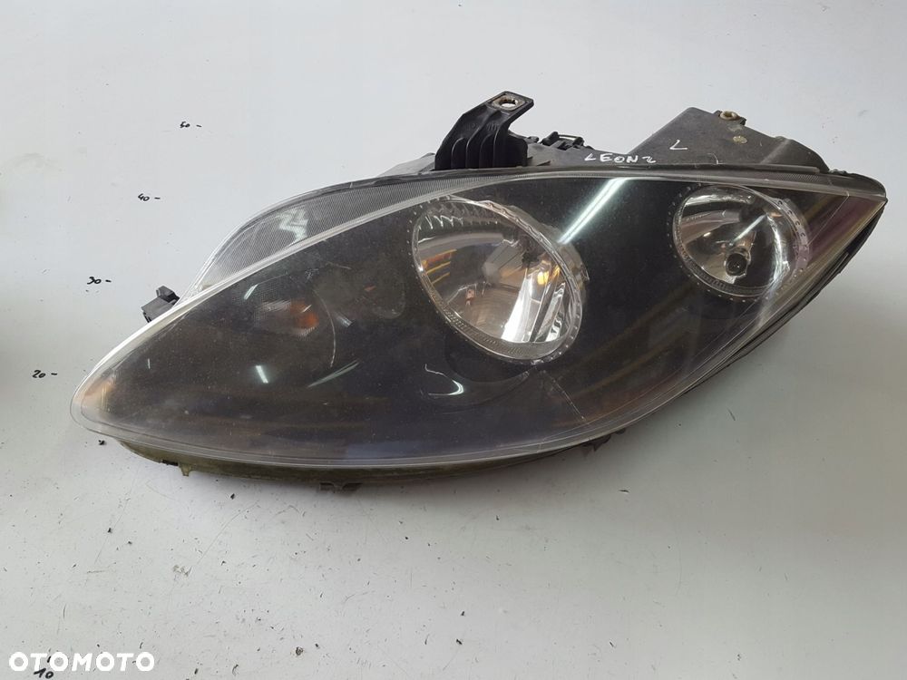 SEAT LEON 2 II LIFT 09-12r LAMPA LEWA PRZÓD ANGLIK - 2