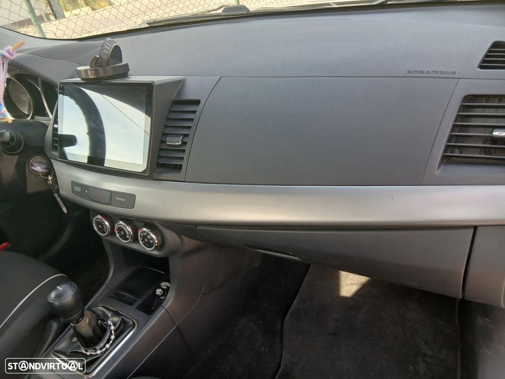 Mitsubishi Lancer - 8