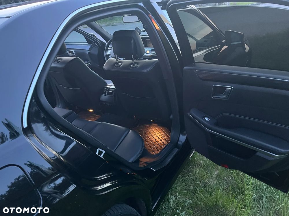 Mercedes-Benz Klasa E 220 BlueTEC 4Matic 7G-TRONIC - 13
