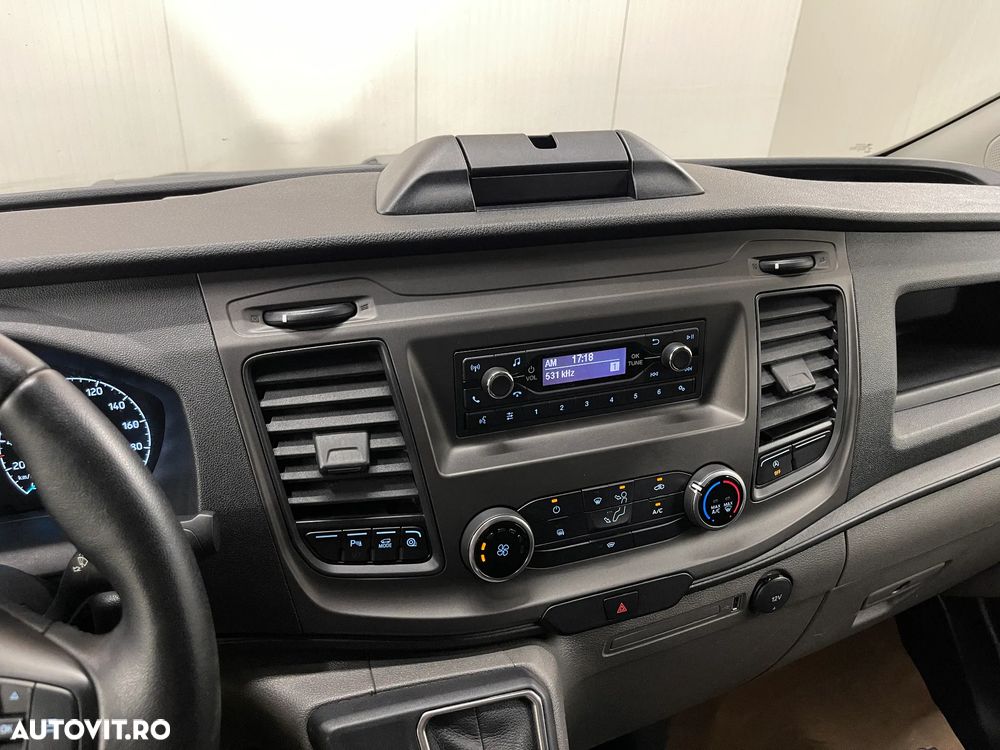 Ford Transit Custom - 13