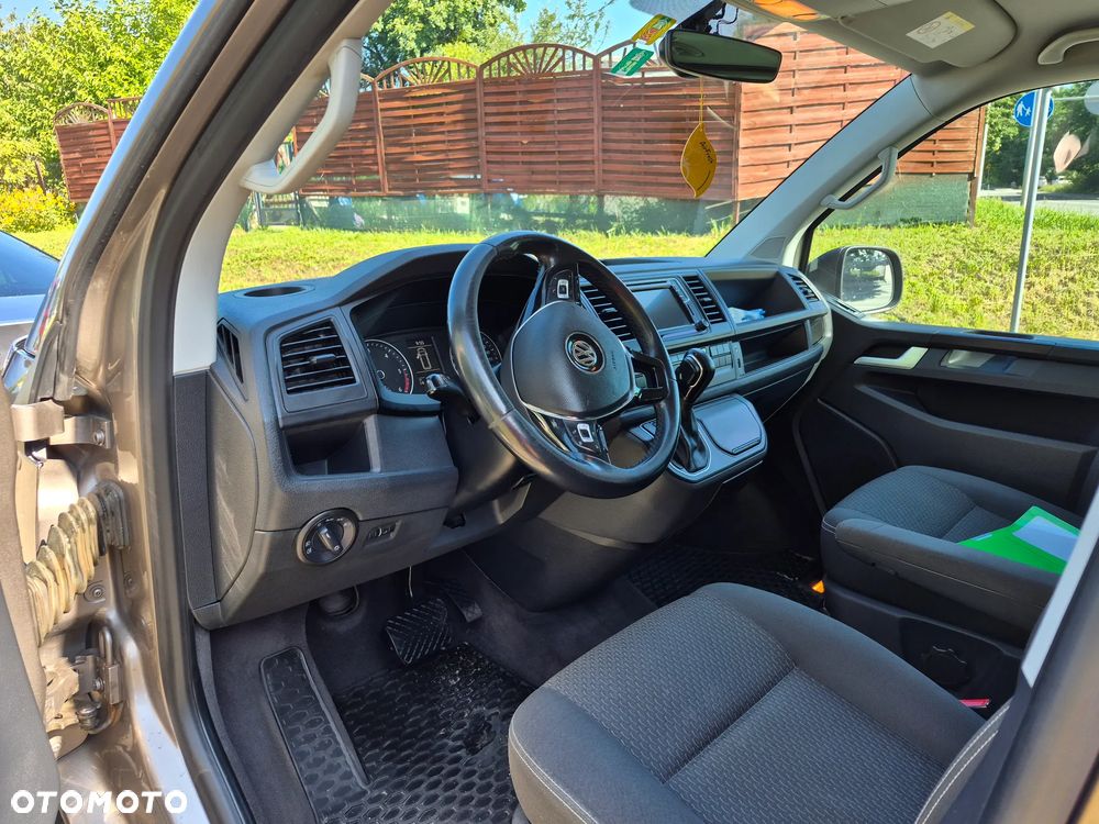 Volkswagen Multivan - 11