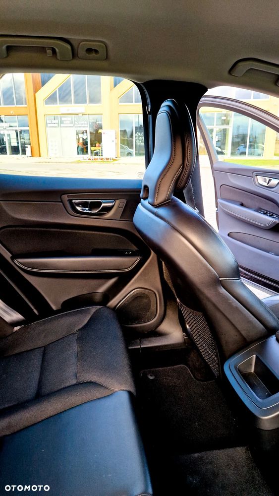 Volvo XC 60 D4 Geartronic Momentum Pro - 16