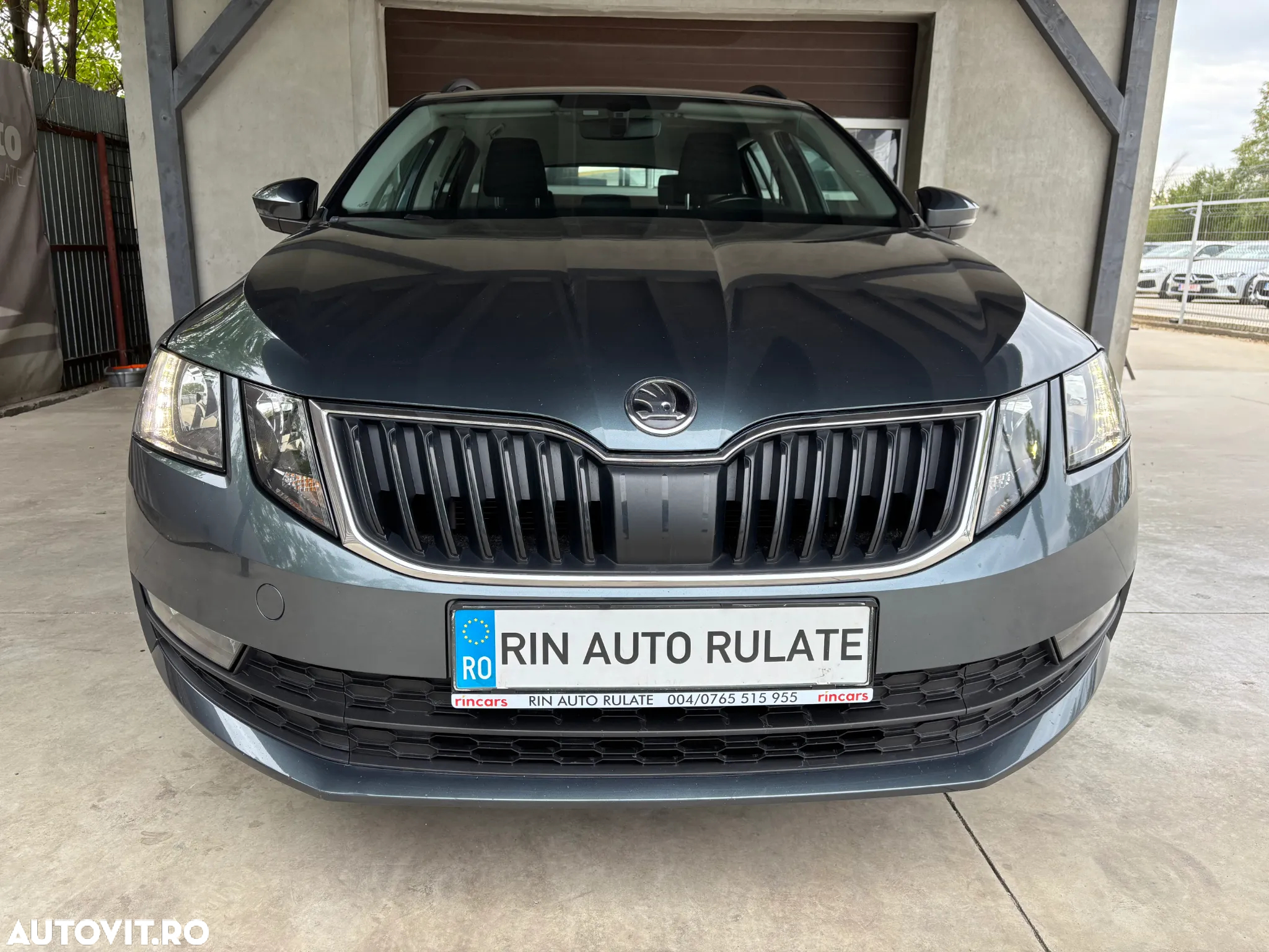 Skoda Octavia Combi Diesel 1.6 TDI Active - 2