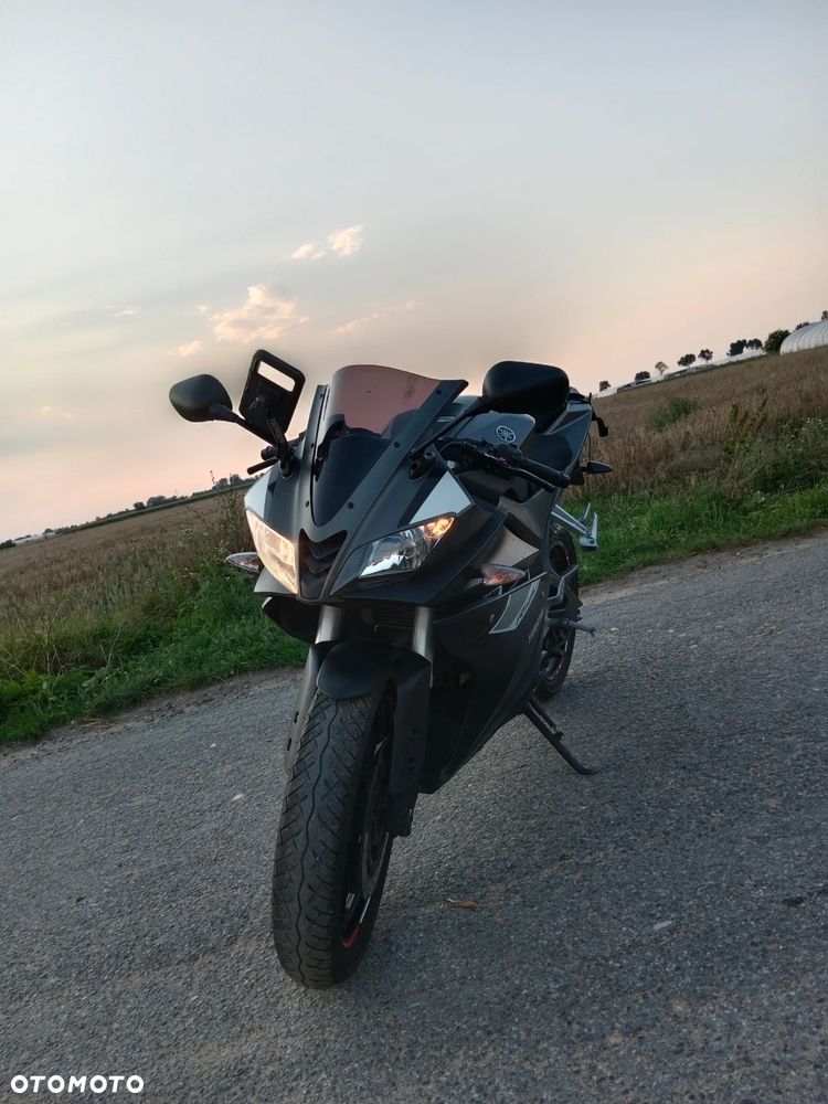 Yamaha YZF - 1