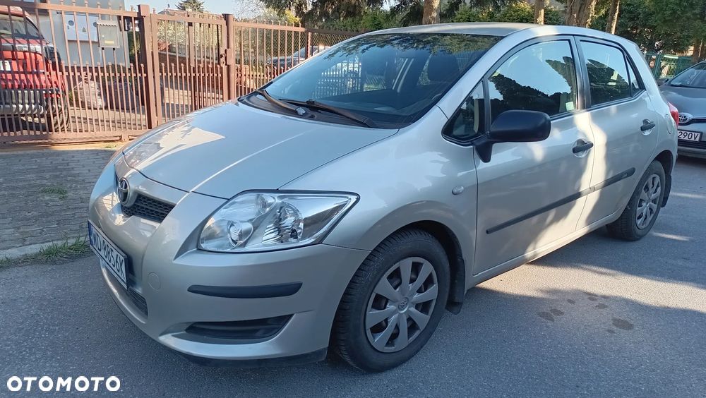 Toyota Auris 1.4 D-4D Terra - 2