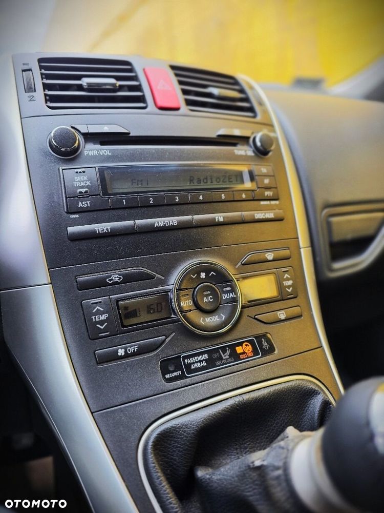 Toyota Auris 1.6 Dynamic - 11