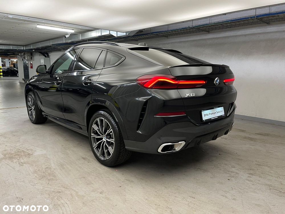 BMW X6 xDrive40d mHEV - 13