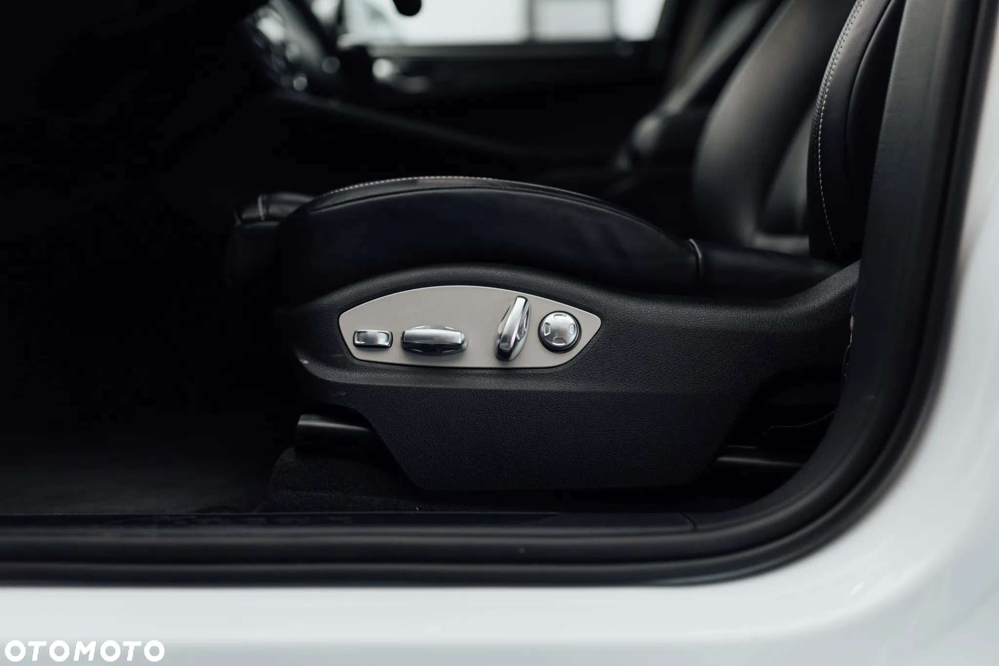 Porsche Macan Standard - 22