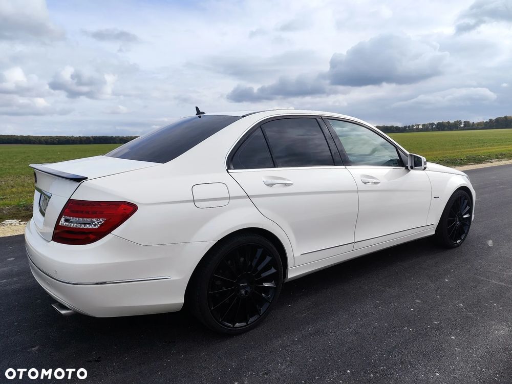 Mercedes-Benz Klasa C 350 BlueEff Avantgarde - 15