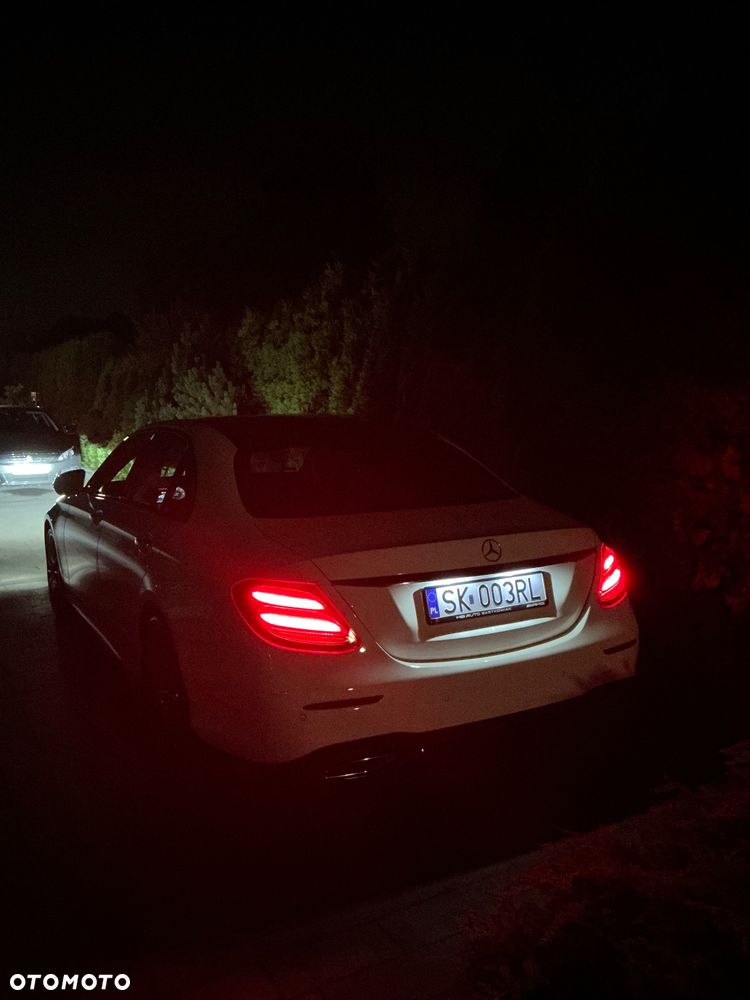 Mercedes-Benz Klasa E 220 d 4-Matic AMG - 32