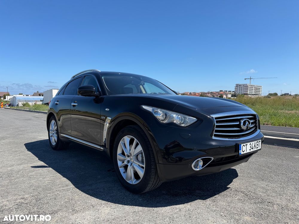Infiniti Q70 - 1
