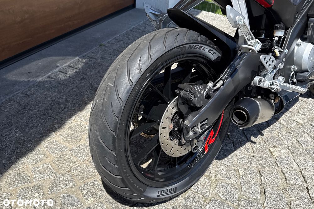 Yamaha YZF - 9
