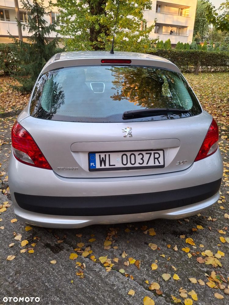 Peugeot 207 2011 photo 2