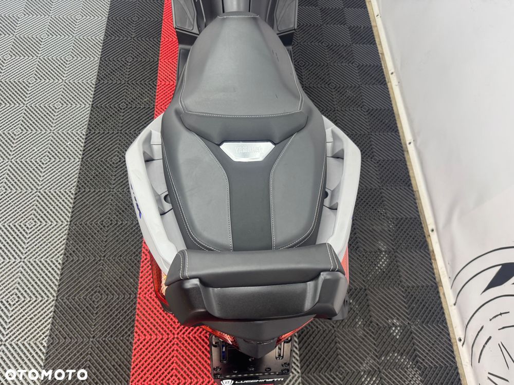 Yamaha X-max - 25