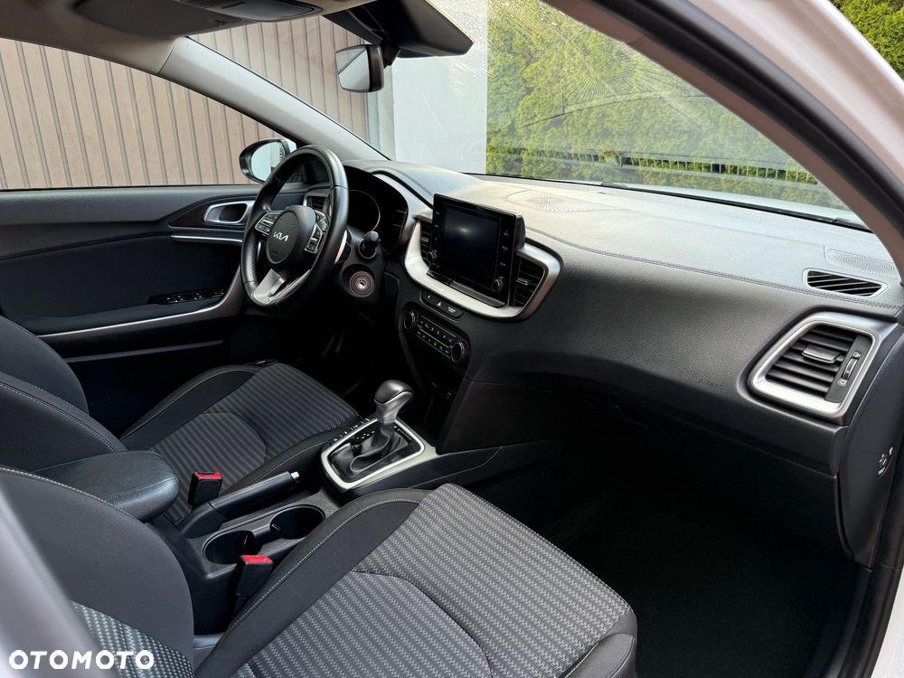 Kia XCeed - 12