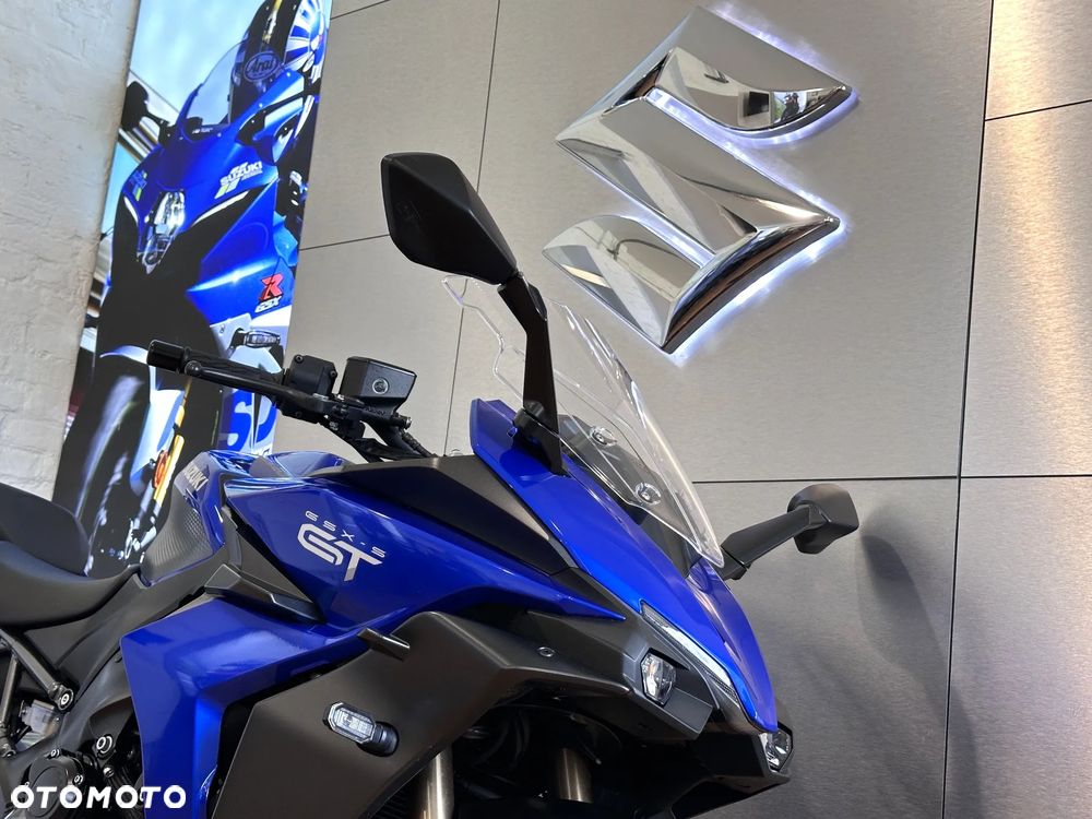 Suzuki GSX - 3