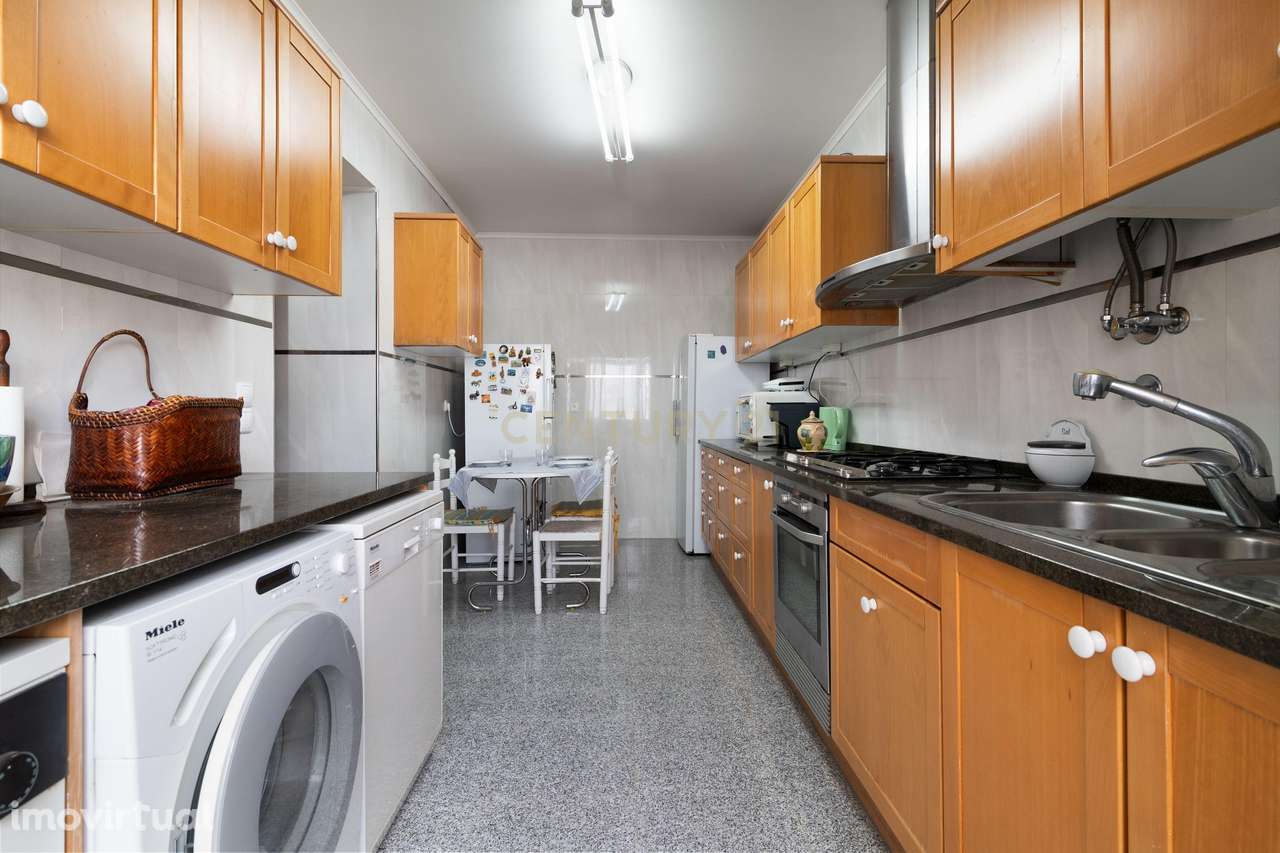 Apartamento T3 espaçoso com garagem box | Cova da Piedade, Almada - Grande imagem: 2/37
