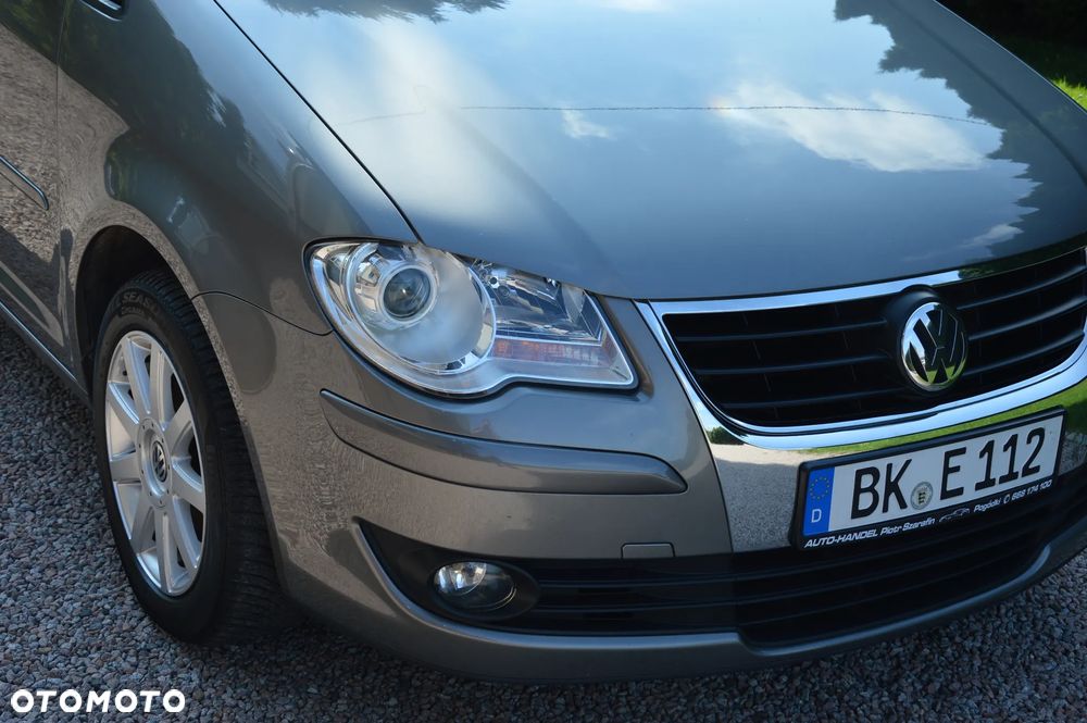 Volkswagen Touran - 10