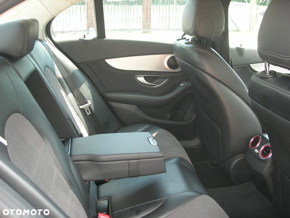 Mercedes-Benz Klasa C 220 CDI DPF (BlueEFFICIENCY) 7G-TRONIC Elegance - 21