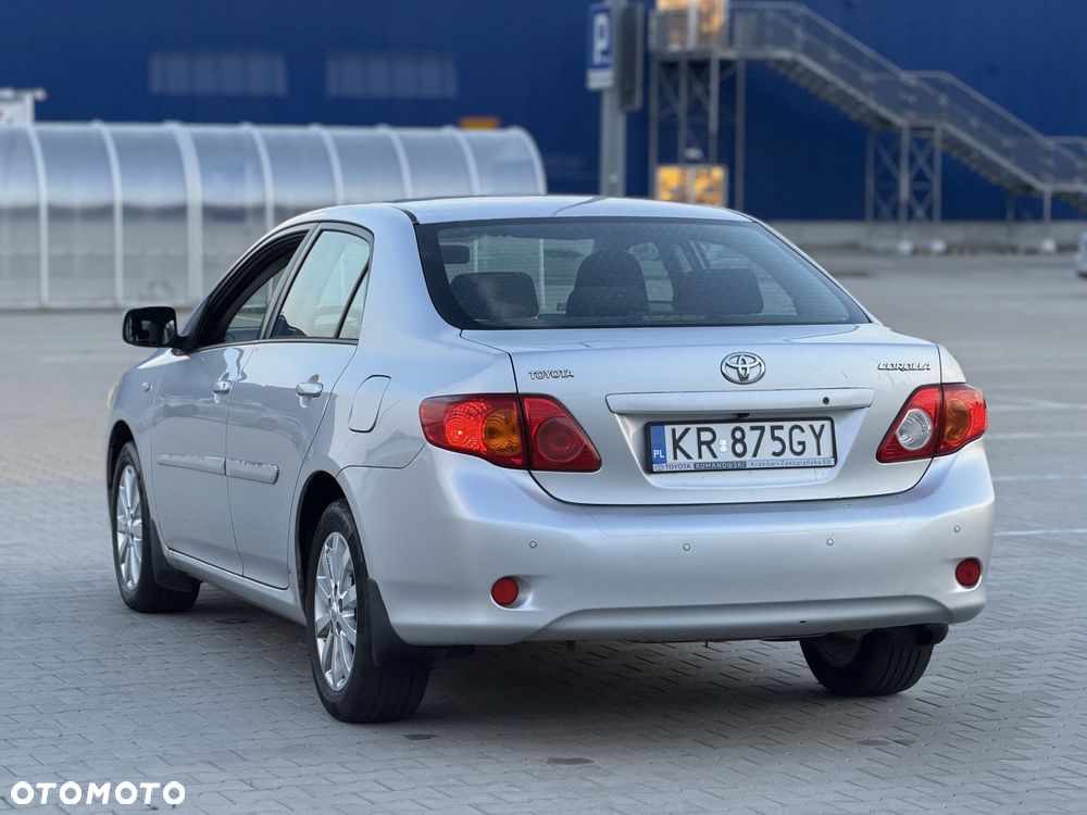 Toyota Corolla - 4