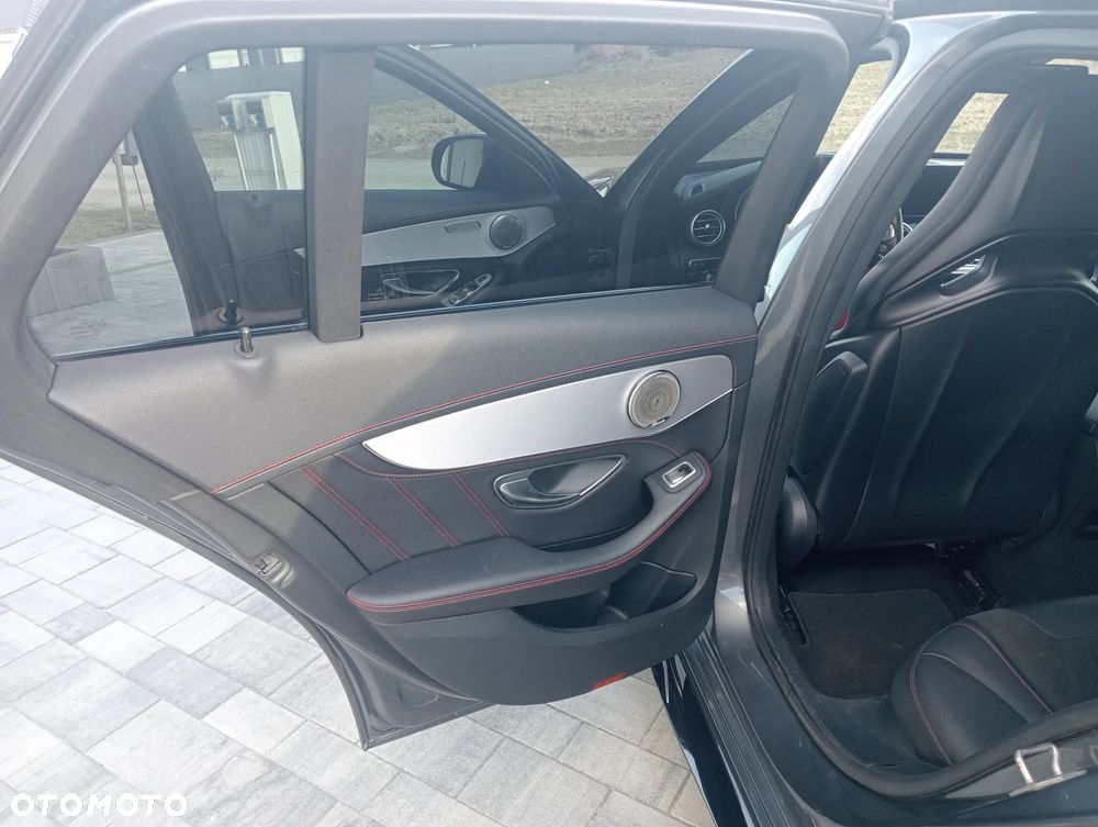 Mercedes-Benz Klasa C AMG 43 4Matic AMG TCT 9G - 27