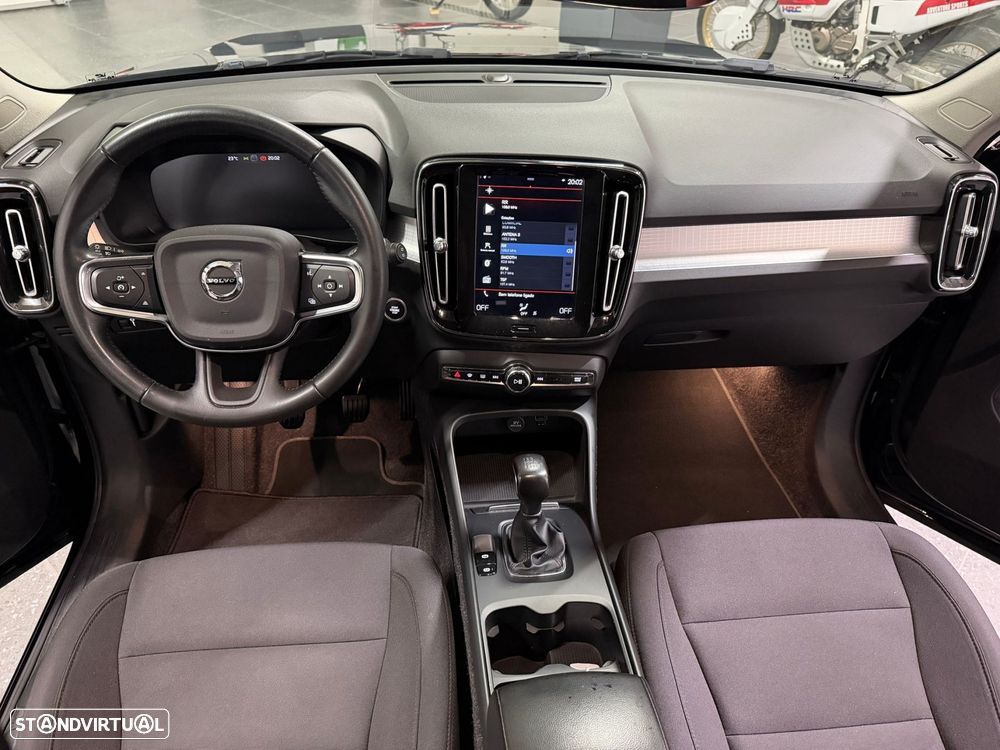 Volvo XC 40 2.0 D3 - 15