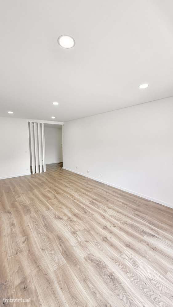 T3 Remodelado Garagem/Arrumos/ Varandas/ Elevador/ Canedo/ S M Feira - Grande imagem: 4/8