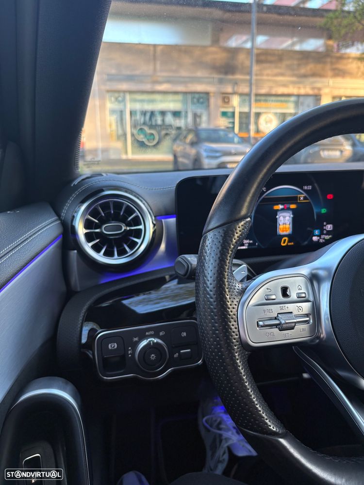 Mercedes-Benz A 250 Limousine e AMG Line - 12