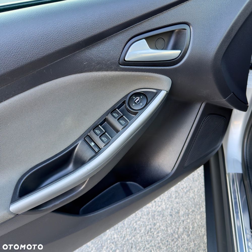 Ford Focus 1.6 Ti-VCT Trend - 11