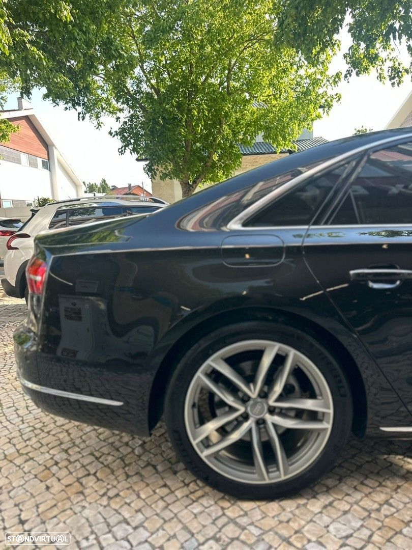 Audi A8 - 6