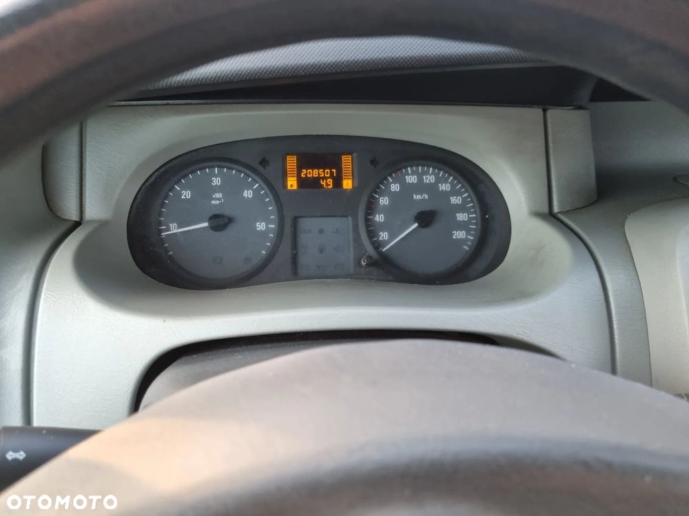 Opel Vivaro - 8