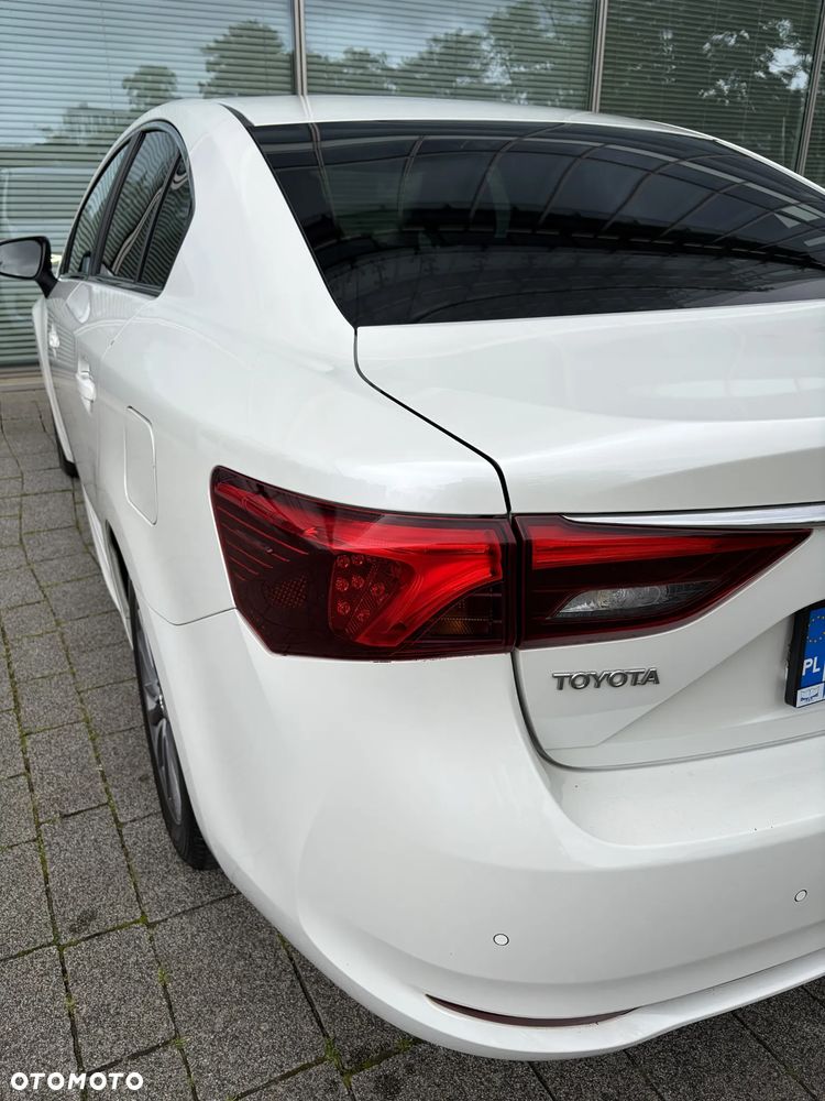 Toyota Avensis 1.8 Prestige MS - 23
