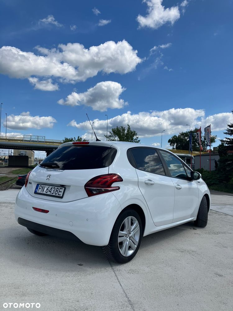 Peugeot 208 1.2 PureTech GPF Signature S&S - 4