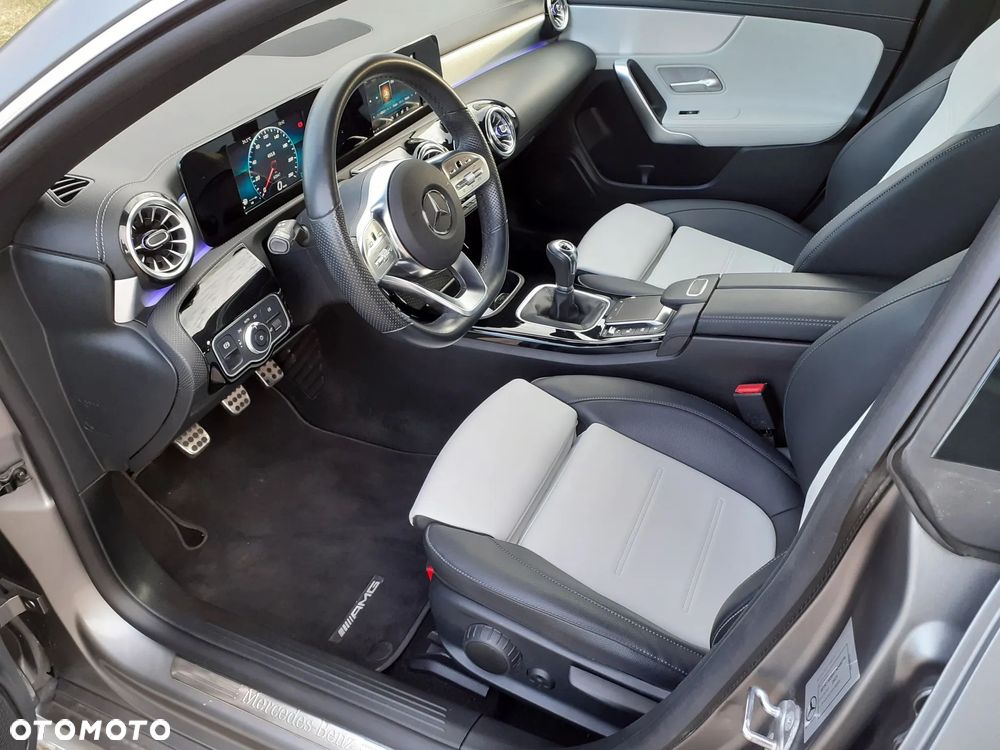 Mercedes-Benz CLA 180 AMG Line - 15