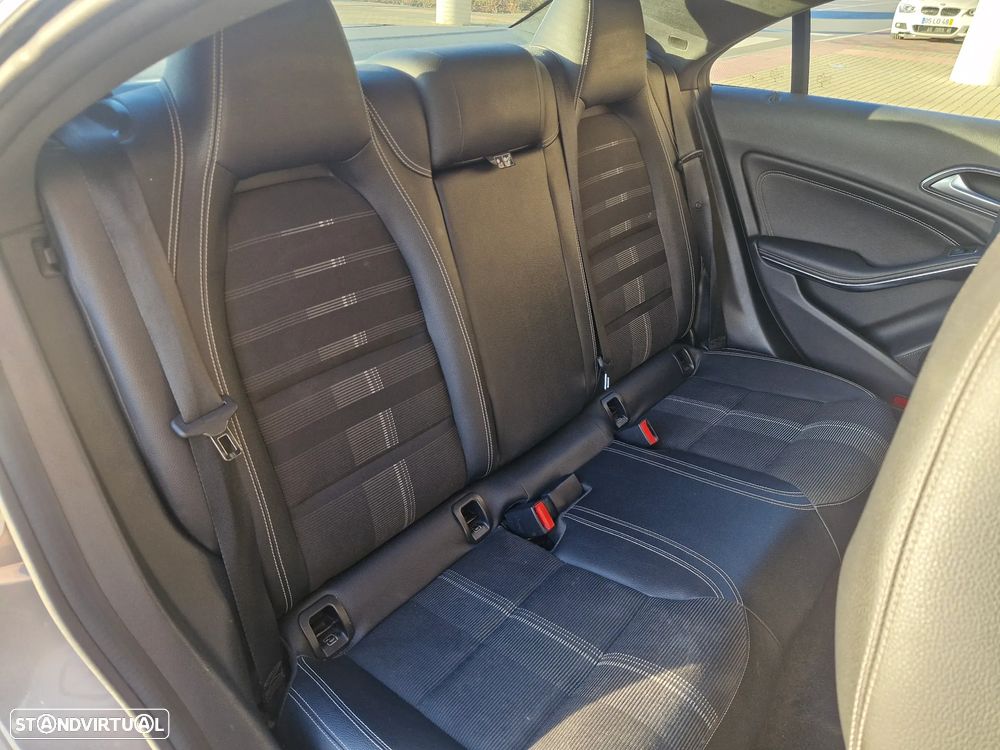 Mercedes-Benz CLA 220 CDI 7G-DCT Urban - 17