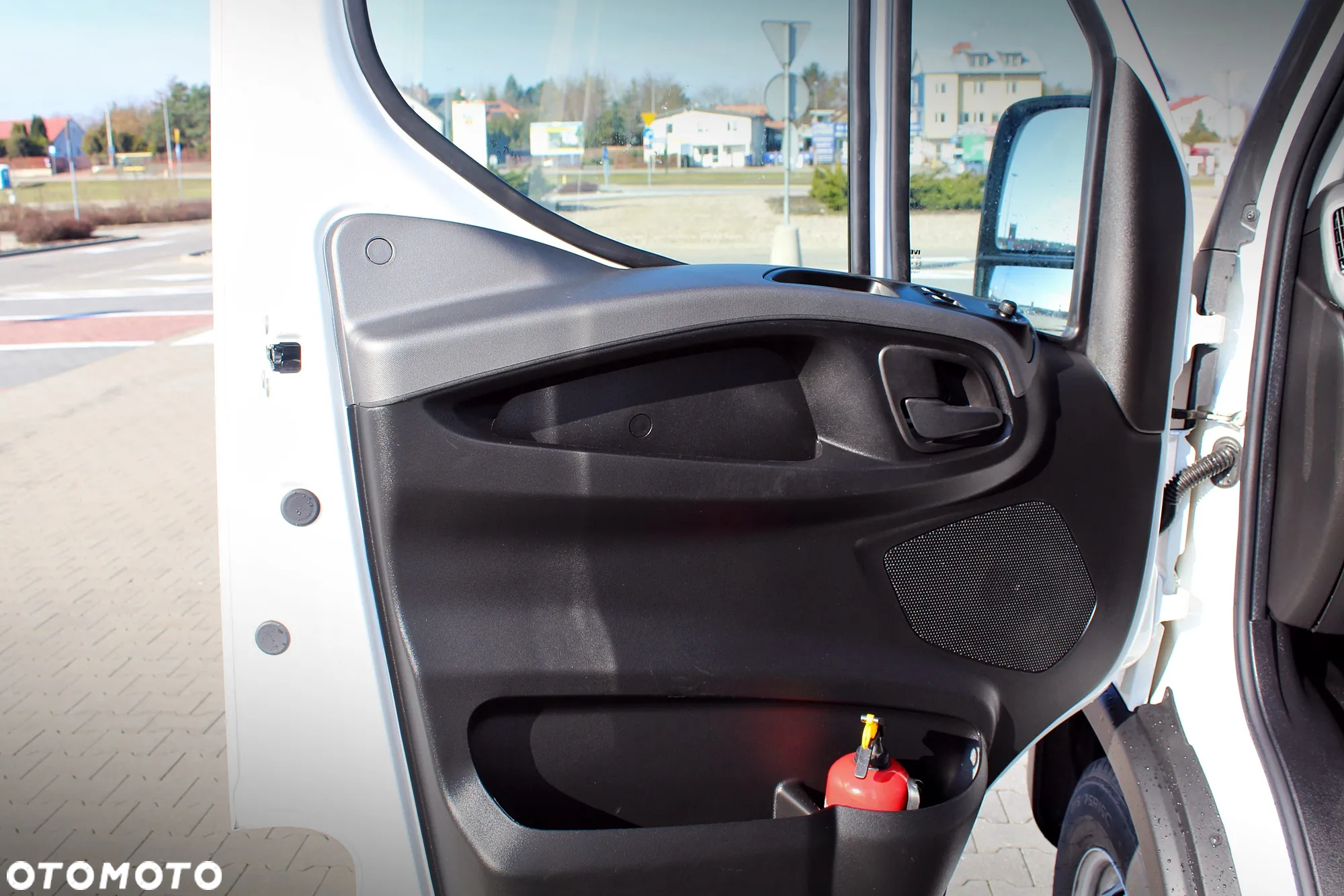 Iveco Daily 35S18 kontener 9eu palet + winda Dhollandia750kg - 15