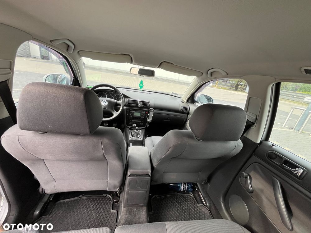Volkswagen Passat 1.9 TDI Comfortline - 10