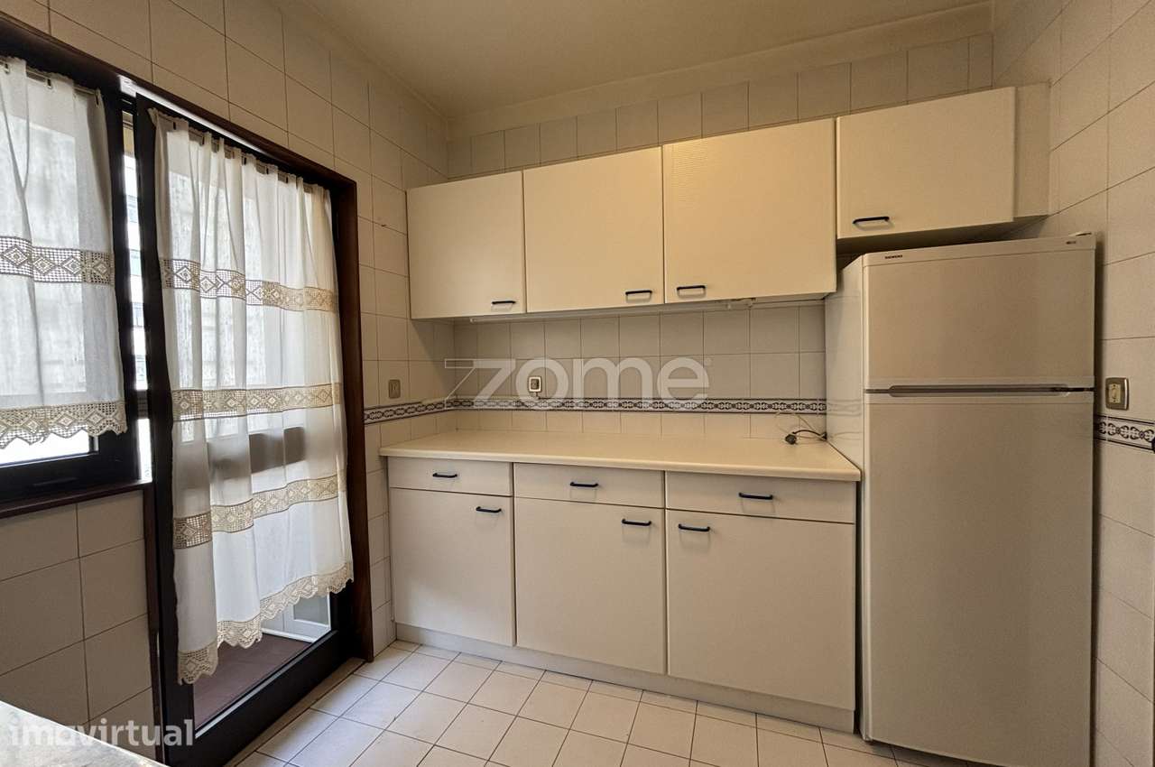 Apartamento T2 para arrendamento na Rua Damião de Gois - Grande imagem: 5/21