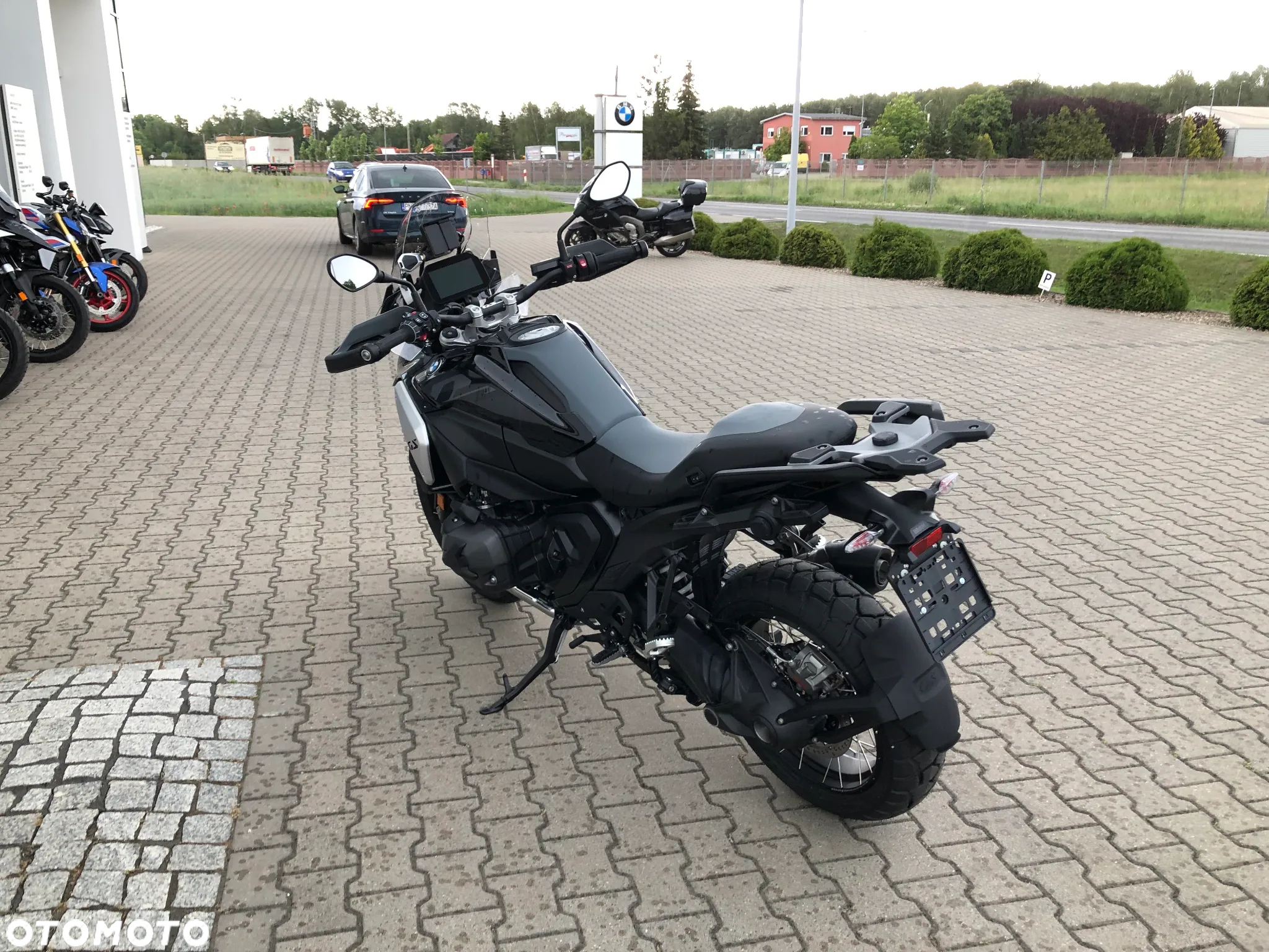 BMW R - 8