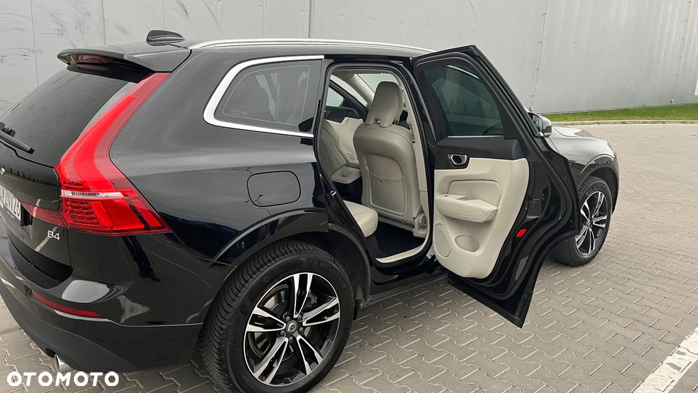 Volvo XC 60 B4 B Momentum Pro - 19