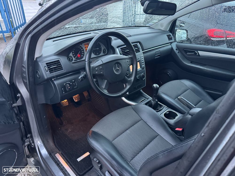 Mercedes-Benz B 180 CDI - 10
