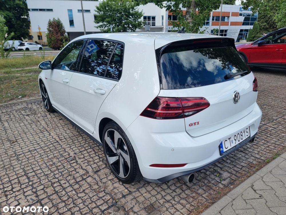 Volkswagen Golf - 4