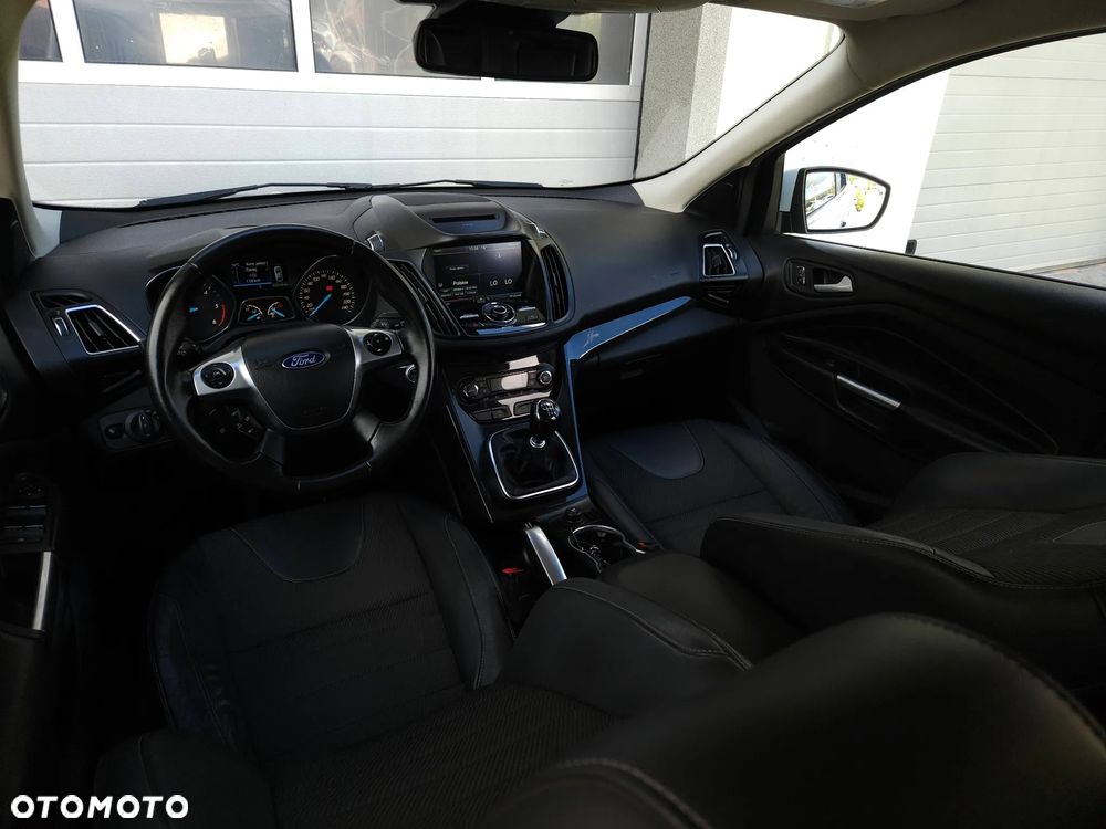 Ford Kuga 2.0 TDCi 4WD Titanium Plus - 32