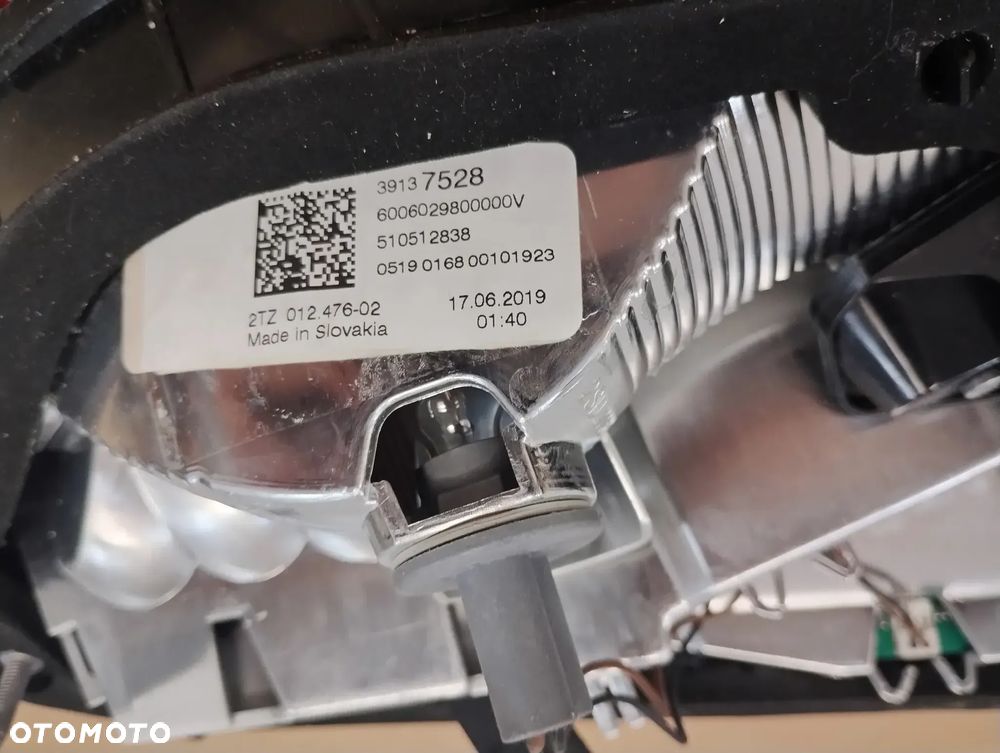 OPEL CROSSLAND X LAMPA LED TYLNA PRAWA W KLAPE EUROPA 39137527 39137528 - 6