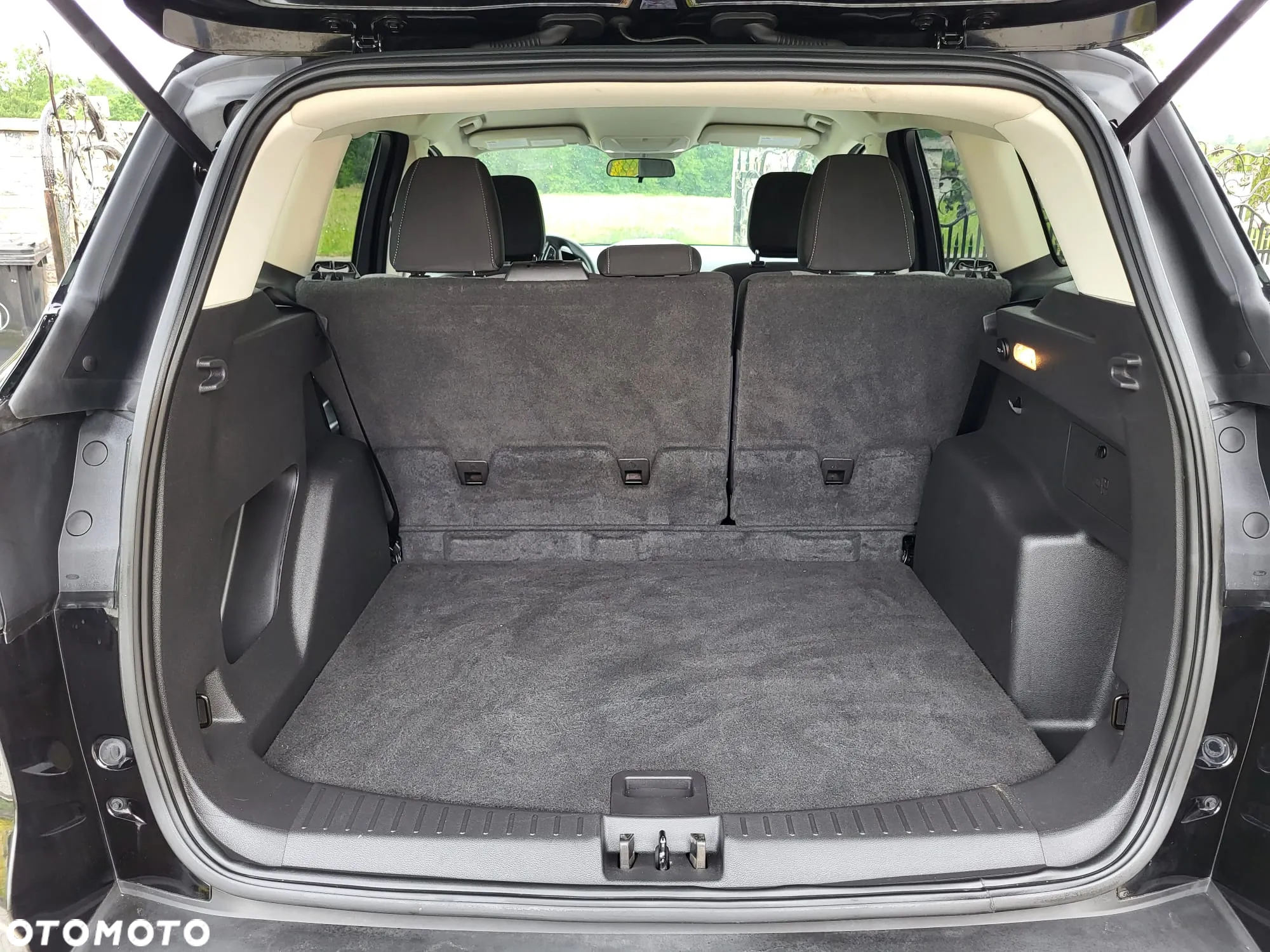 Ford Kuga - 12