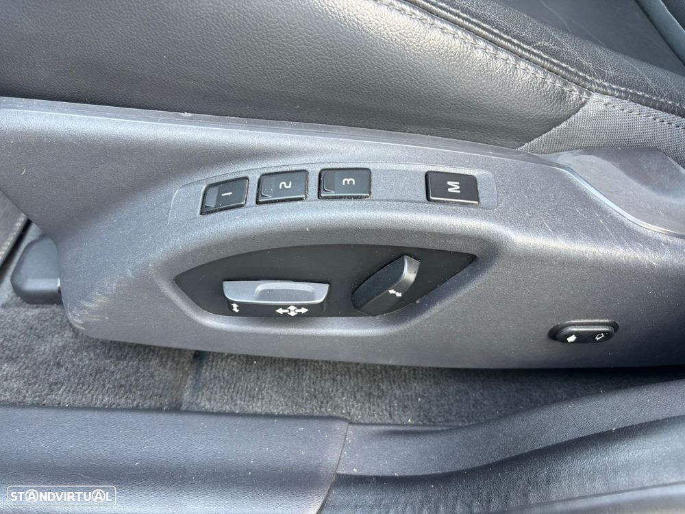 Volvo XC 60 2.0 D4 R-Design - 19