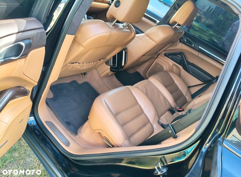 Porsche Cayenne - 12